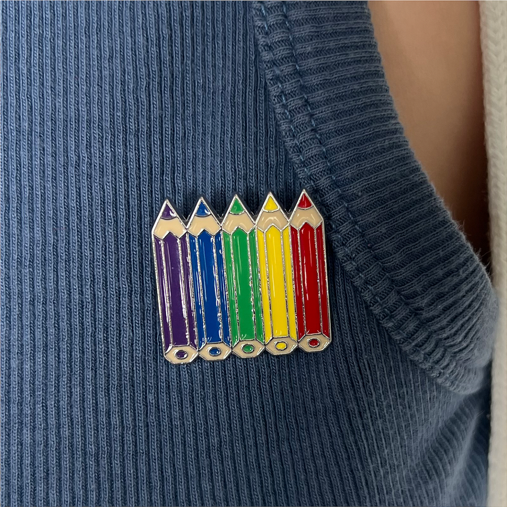 Pride-Metall-Anstecker-----8-Designs-mit-Regenbogen-Motiven-bi-gay-queer-lgbtq-lesbian-pins-pride-buttons-anstecker-pin-pins-anstecker-lgbt-nuttons-anstecker-button-trans-pins-for-bags_15.png