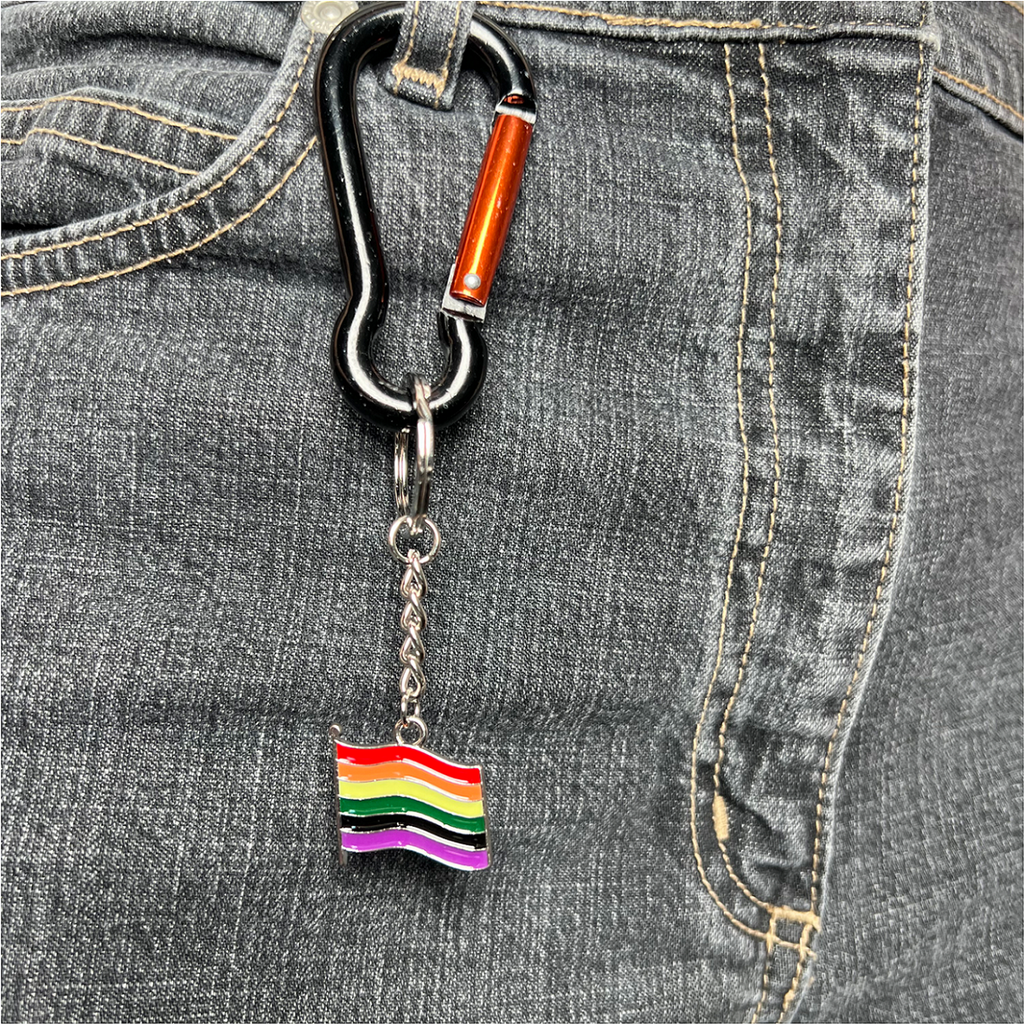 Pride-Metall-Schluesselanhaenger-----8-Designs-mit-Regenbogen-Motiven-bi-gay-lgbtq-keychain-lesbian-pride-lgbt-schluesselanhaenger-bunt-schluesselanhaenger-regenbogen--gravidus-12154_5.png