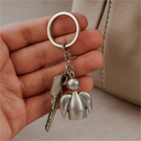 Schluesselanhaenger-Engel-silber-aus-Metall-gebuerstet-8-5-cm-schluesselanhaenger-engel-silber-metall-gebuerstet-gluecksbringer-schutzengel-gravur-anhaenger-auto-tasche-talisman-engela_11.png