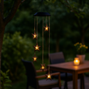 LED-Solar-Haenge-Windspiel-Sternenstaub-mit-6-Metallsternen-warmweiss-led-solar-windspiel-stern-deko-aussen-metall-solarhaengedeko-garten-solarlicht-sternentanz-strenenstaub-solar-lampe_2.png
